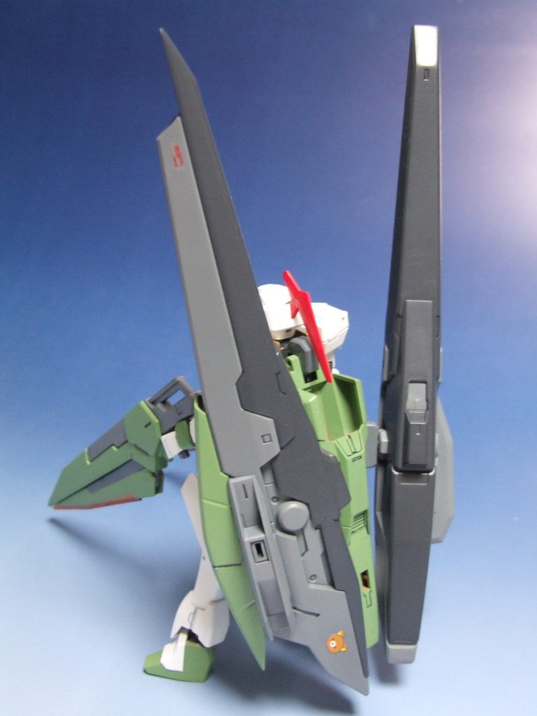 バックショット。
何気にリラックマシール貼付。
なんとなく緑にしたおかげで、アンテナ部分の赤がより目立って正解でした。