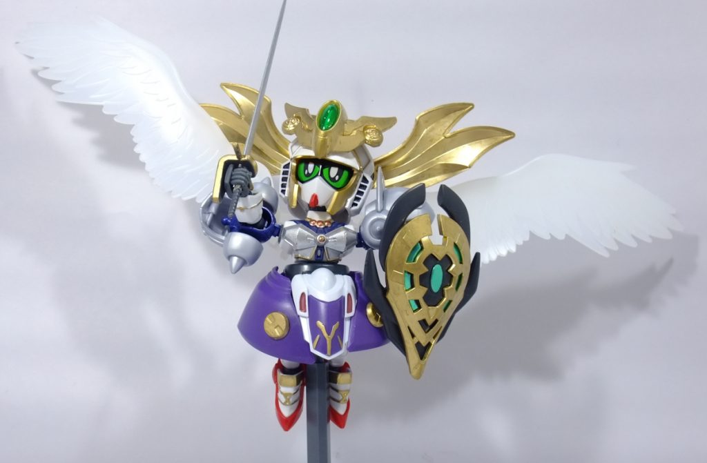 ダンボール戦機のホーリーランスエフェクトの翼で必殺技形態的な。
造形的は今でもピカイチですねぇ。