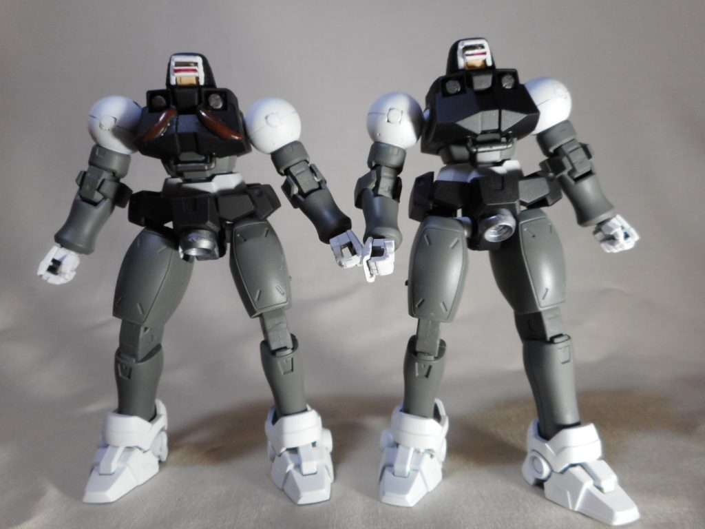 オナップ星人リーオーは隊長のほうには胸におひげのようなものを付けてあります