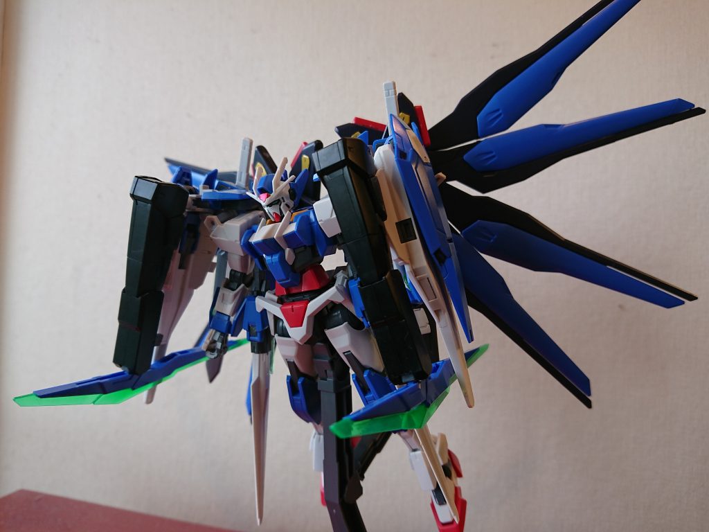 武装の入れ替えや、バックパックの入れ替えなどが今回の変更点です。