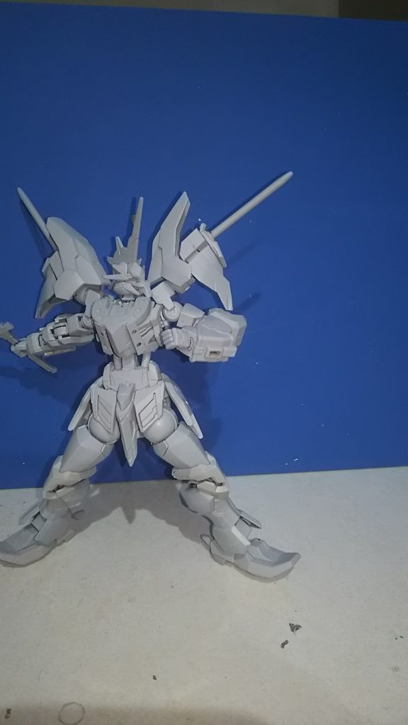 簡易ダインスレイヴ。
射程も威力も一段階劣るがモビルスーツを一撃で葬る威力はある