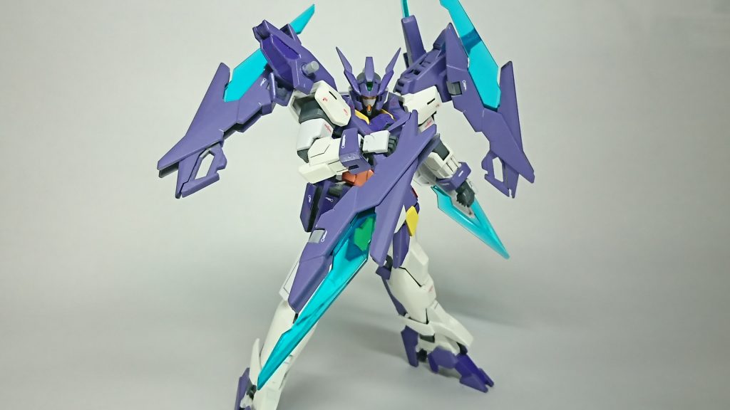 ポージング2
クリアパーツ等は削りこみでシャープ化