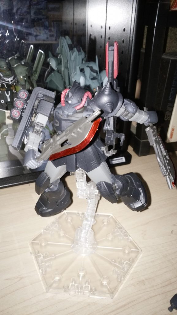 ヒートサーベルだけでは近接心許ないと思いデフォルトの武装そのままにしました、斬ってよし、投げてよし