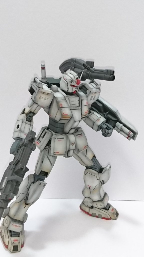 肩のグレーのデカールは実は黒のデカールの上から白を吹いてグレーにしてます。