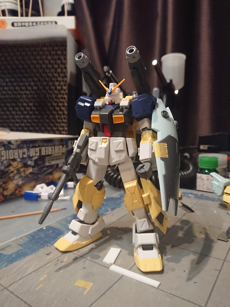 パワードジムカーディガンをベースにしているとはいうものの、上半身はヘイズルです。