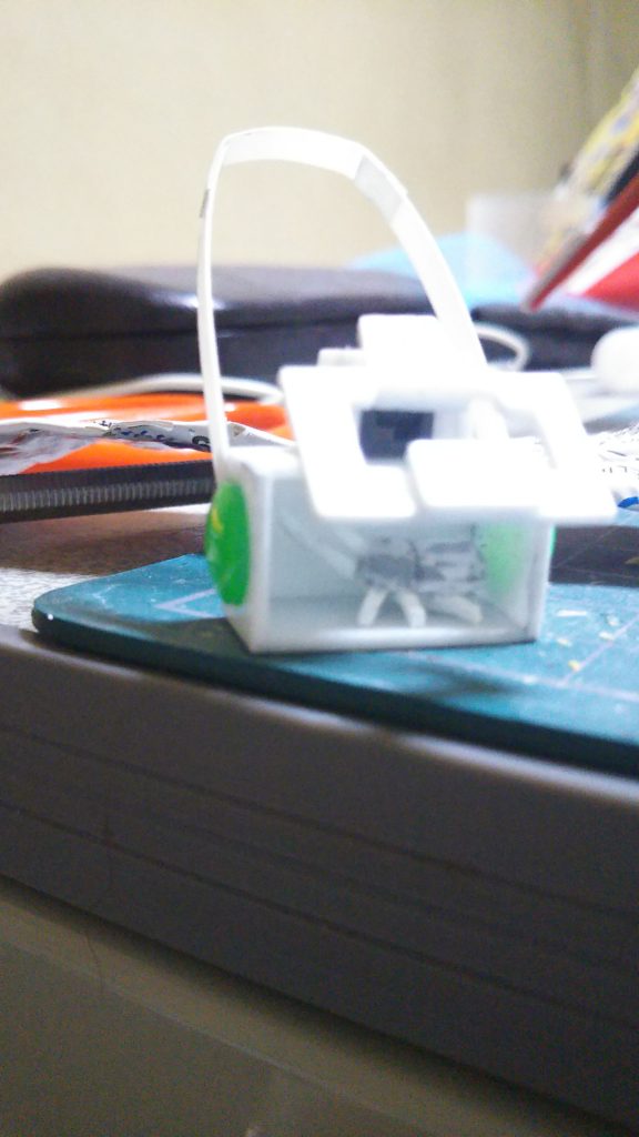 ジム頭の虫かごはプラ板で製作
製作過程で出た切りくずからカブトムシを錬成