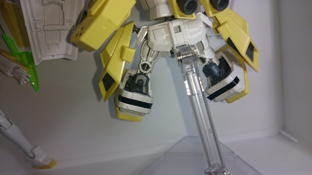 足もボールデンでぐりんぐりん動かせるように