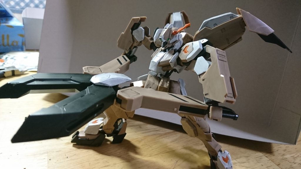 シザーアームを持たせるのに少し苦労しました(^_^;)
自分はちょっと難しかったです(笑)