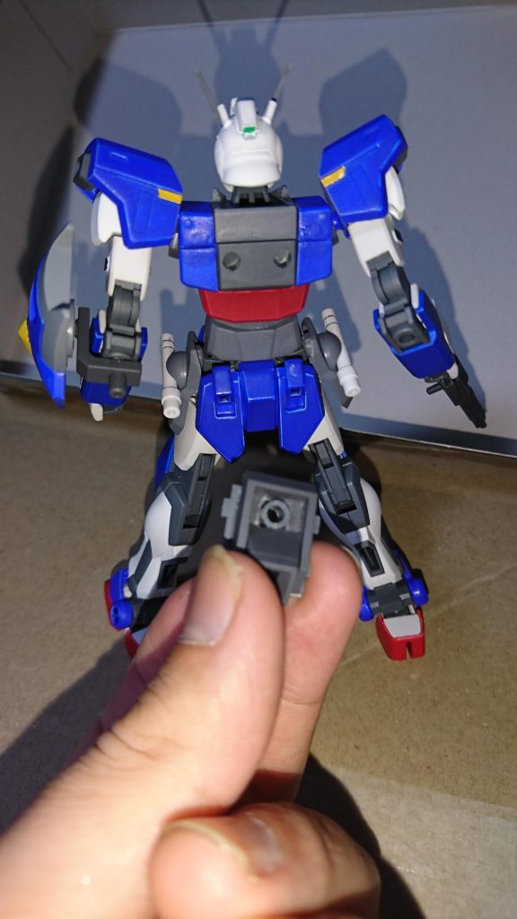 ストライカーパックのコネクターを外せばAGP規格のバックパックも装備出来ます。