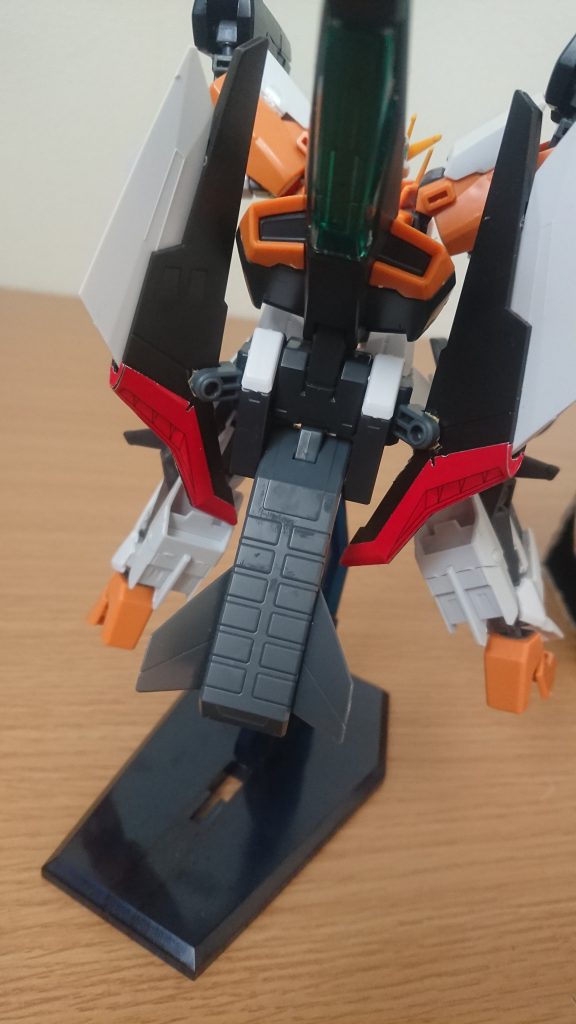 背部のミサイルポッド