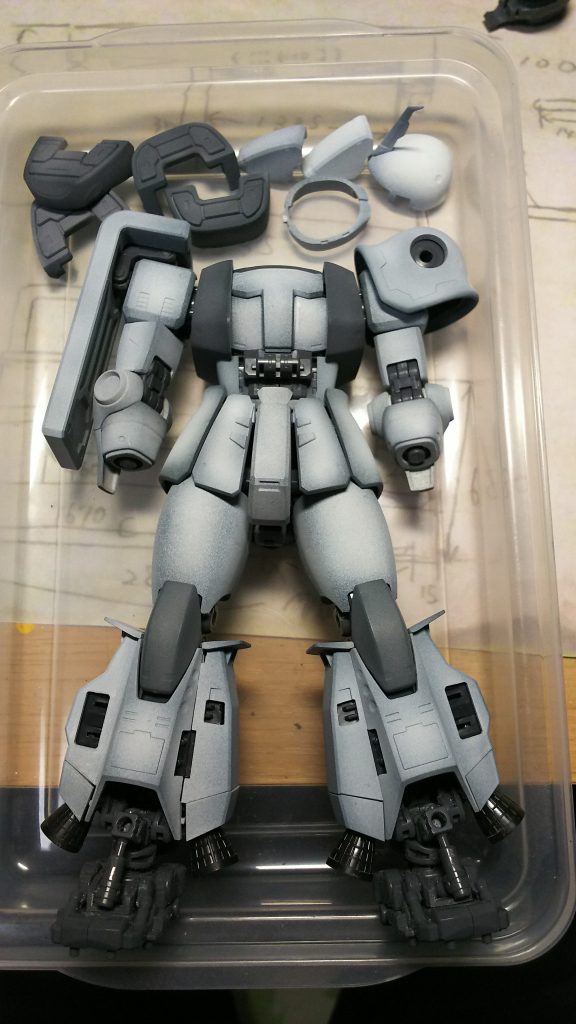 組立て中、色合いチェック。