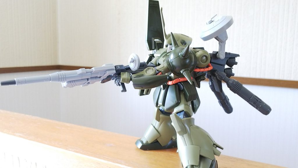 後ろにはビルダーのレドーム、ライフルはビルダー切った張ったで強そうな感じにw