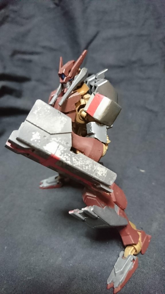 レアアロイナックル
モラクス唯一の武装リーチは短いが
破壊は抜群であるジェイクが好んで使用している