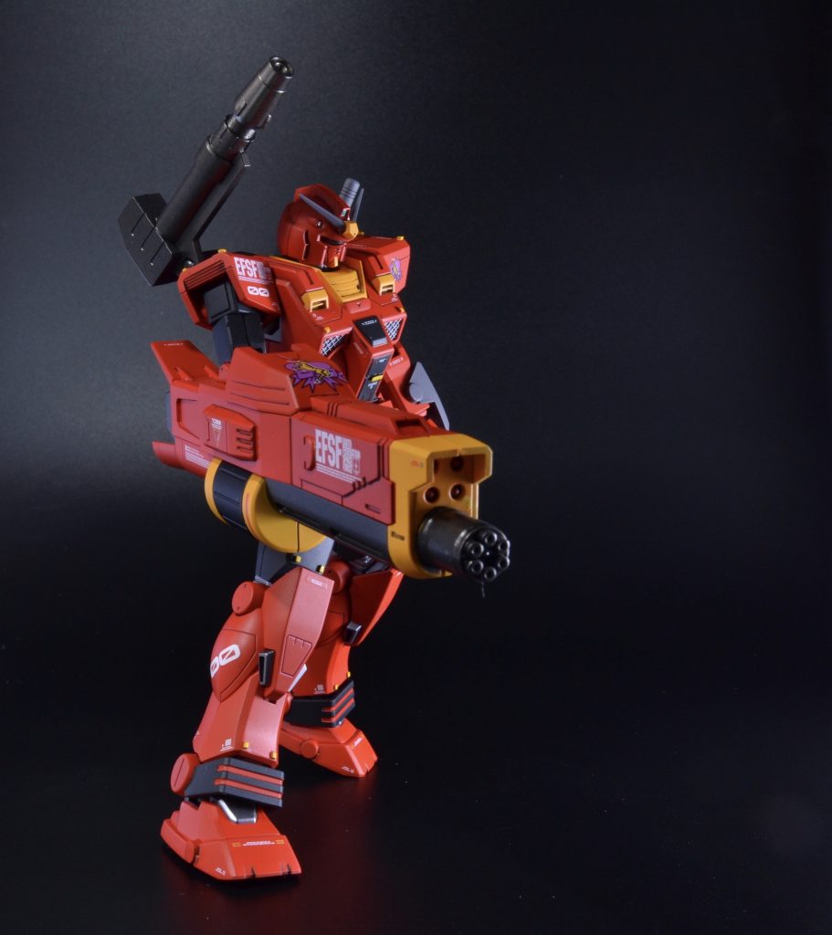 赤いガンダムも新鮮でなかなか良いですね。