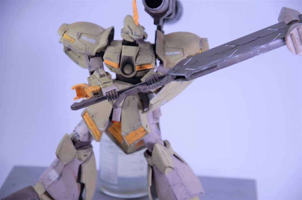 リアアーマーと鑑賞してアクションベースが接続できないので瓶で転倒防止です（笑）