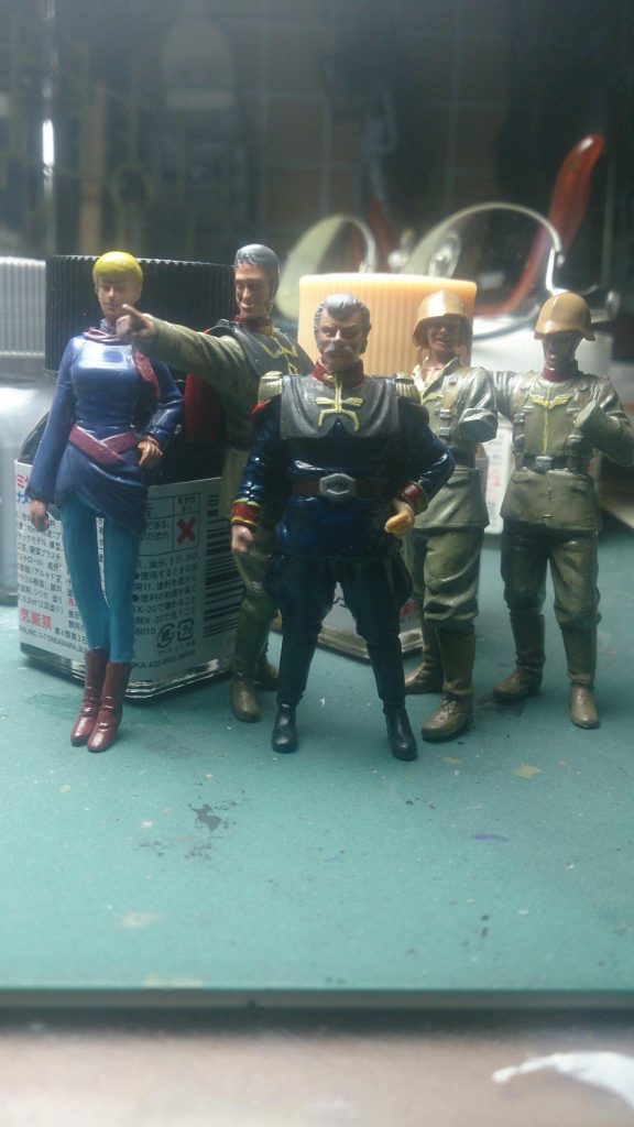 全員集合‼️ 田宮のエナメル塗料の比較してもらうと 大きさがわかりますね♪