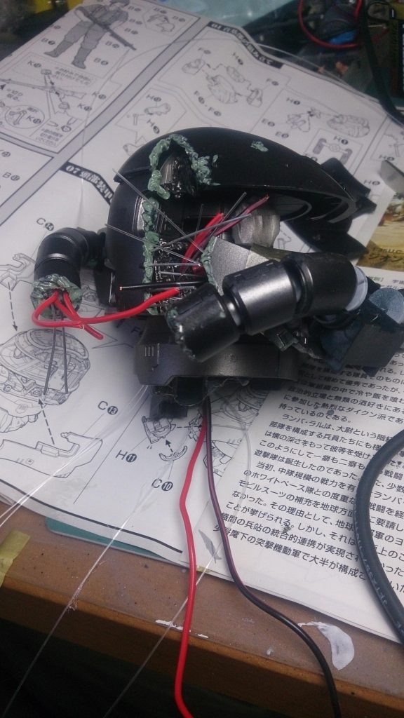 透明な線は 光ファイバーです😆🎵🎵切断面に仕込んで パチパチします(^-^)/