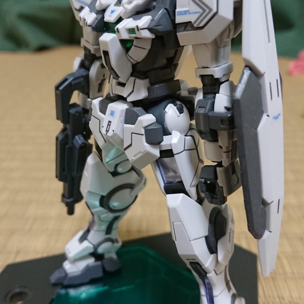 ガンダムアストレア(ロールアウトカラー)