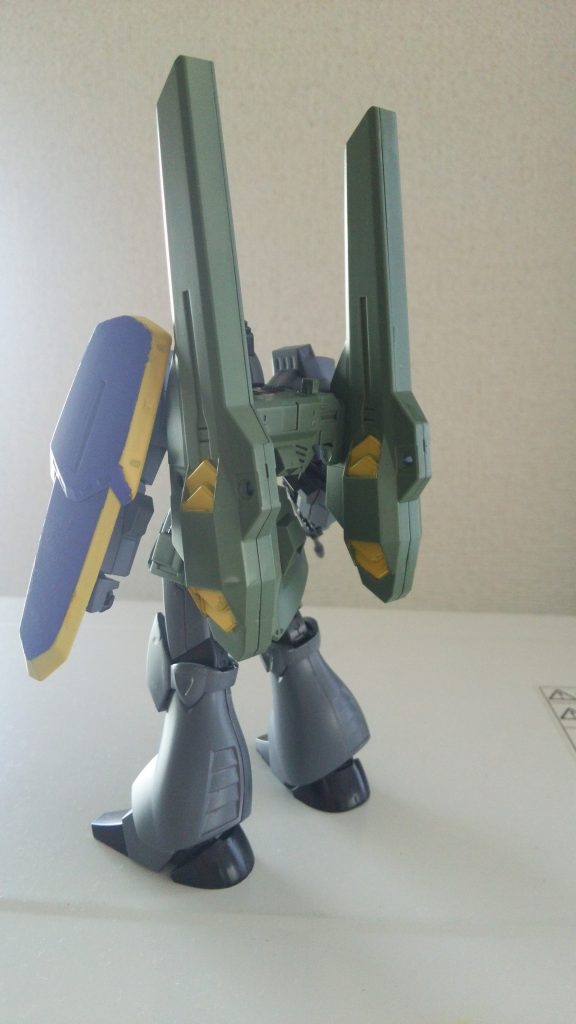 背中
ゲルググ色が似合う♪