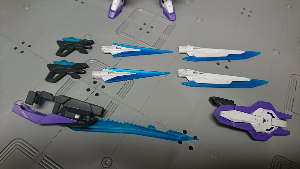 各種武装類は、クアンタに繋がるプロトタイプ的な要素を残して作成しました。