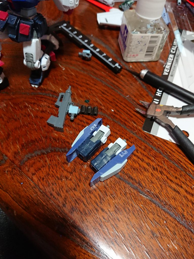 腕の部分も盾を捨ててこの部分の強度をあげる的な設定を思いつき採用