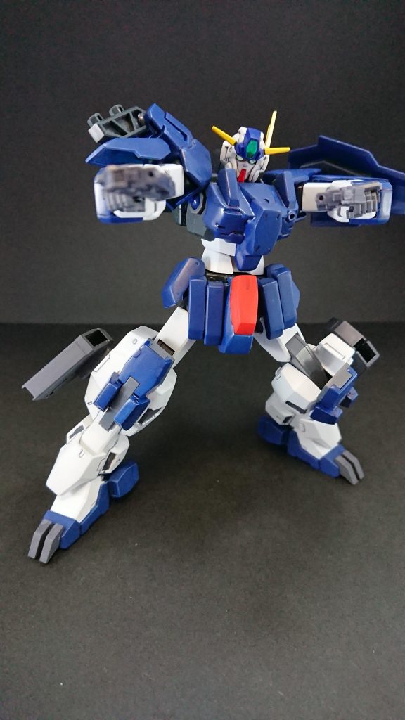 GNビームピストル
脚部に懸架された近接防御用の武器。
取り回しと可動を考慮して腰から脚にマグネットで接続するように改造。