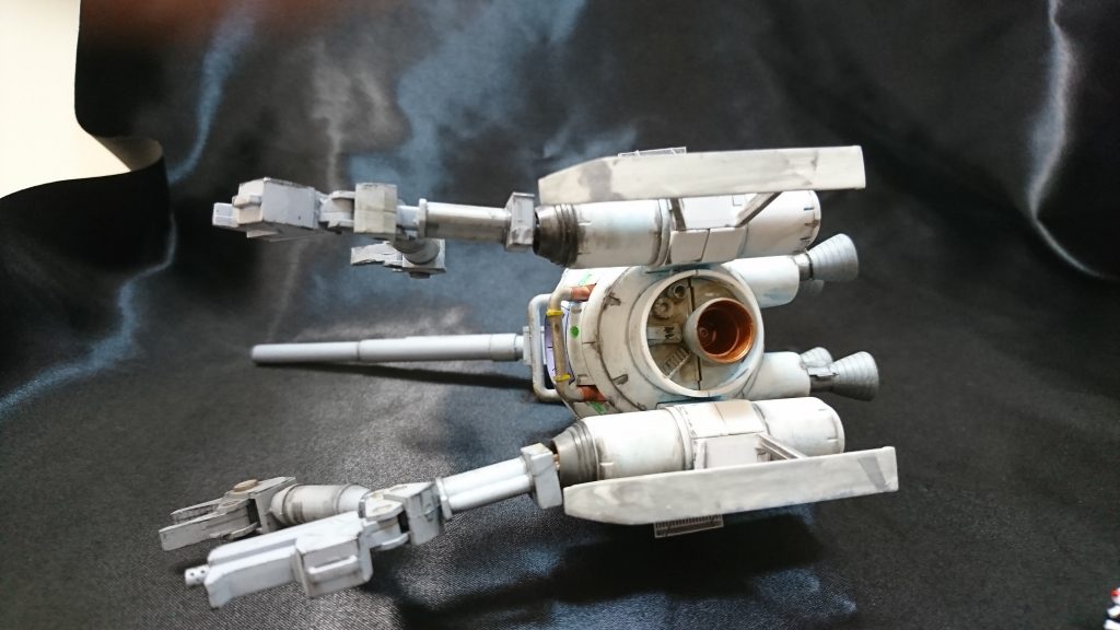 メインノズル周辺はゴチャメカを配してみました。