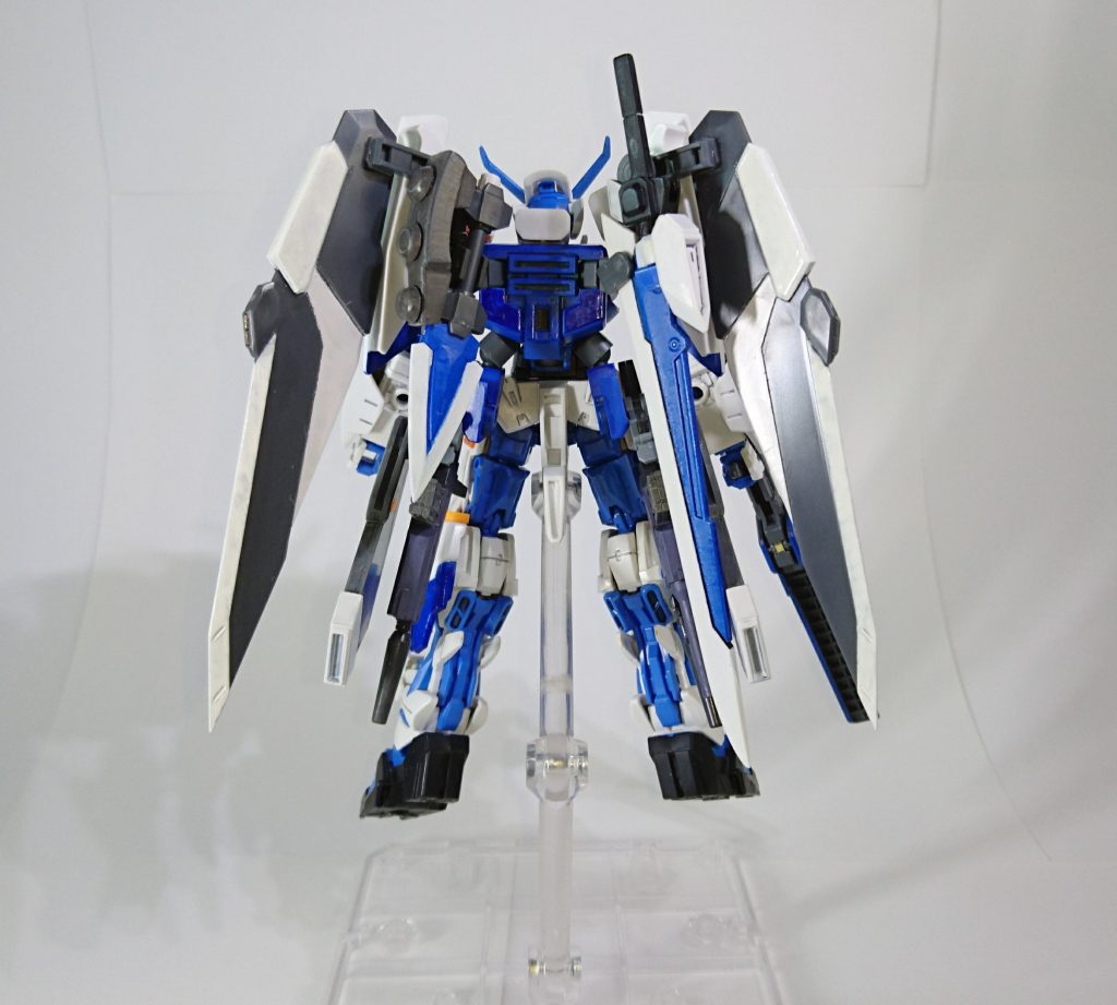 バックショットです。

無類の「羽付けたい病」という奇病にかかっているため容赦なく翼をつけています。
ウィングはコト○キヤさんのものを流用。武器マウントも兼ねています。