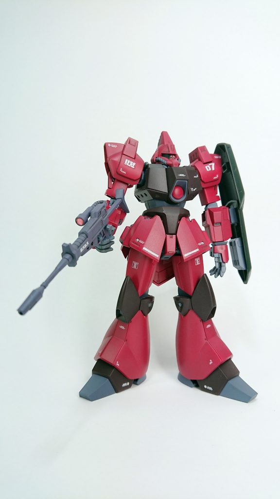 シンプルなデザインなのでデカール貼って見栄え良く(笑)