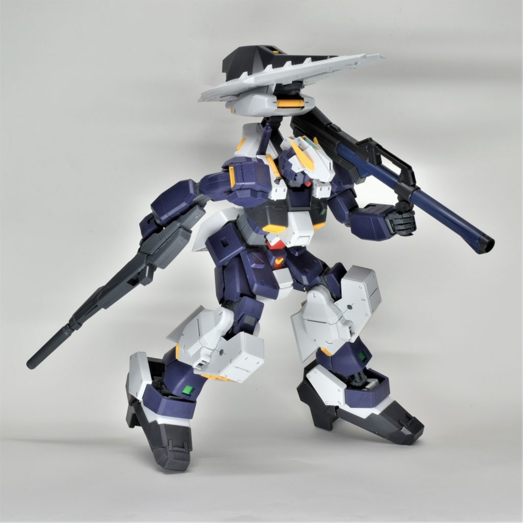 ビーム・ライフルはビルドガンダムMk-IIの物を持たせ、更にガンダムMk-IIのハイパー・バズーカを装備。