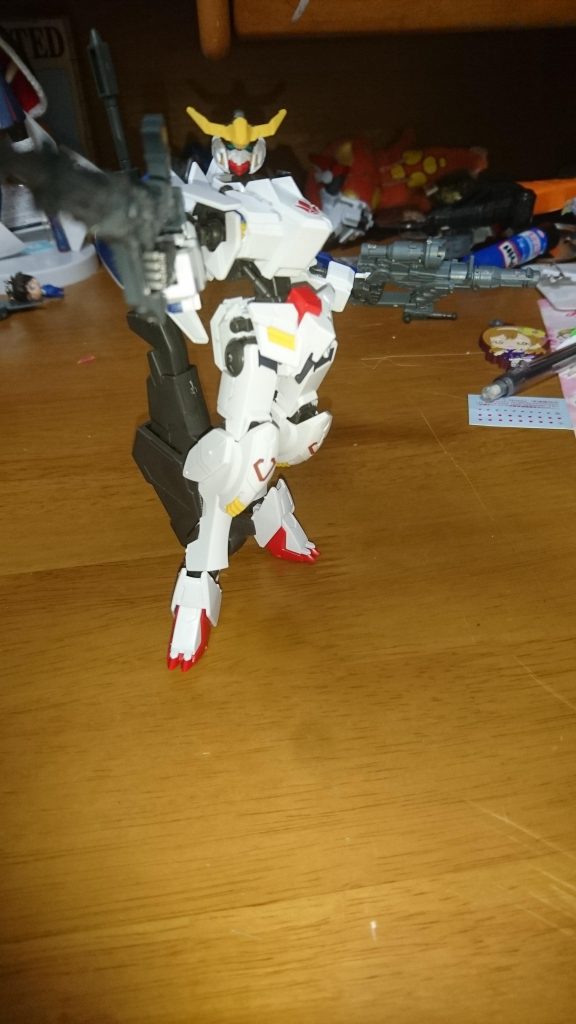 ビームマシンガン改とグレネードランチャーです！小規模の軍事基地を制圧する設定で撮りました！ビームマシンガン改はマシンガンひビームライフルのパーツを嵌め込み、ゲルググJまでとは行きませんが、敵を撃つにはいい感じに出来たと思います！