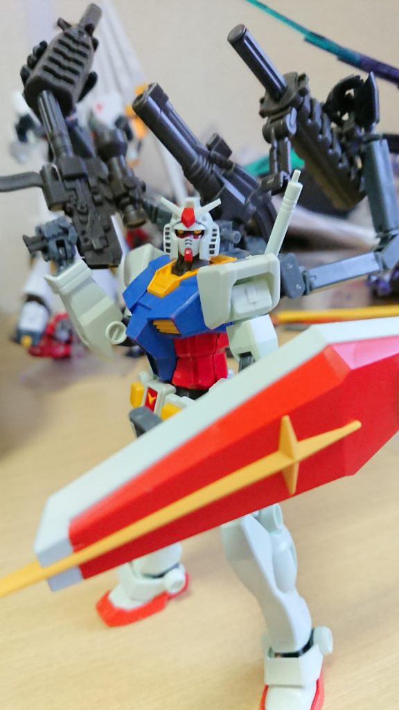 サブアームによる戦闘中のライフル組み立て、分解によりタイムロスを無くし戦闘中のすきを少なくするようにしてます