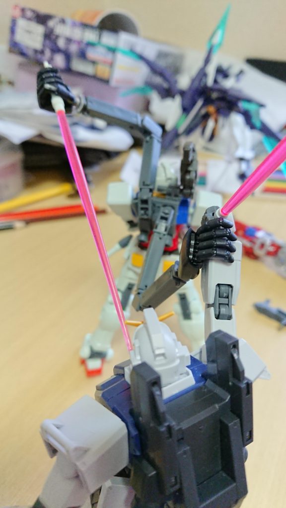 サブアームはMSなら抑えれる程度の能力をもっていてメインアームが破損した時の武器の保持もできます