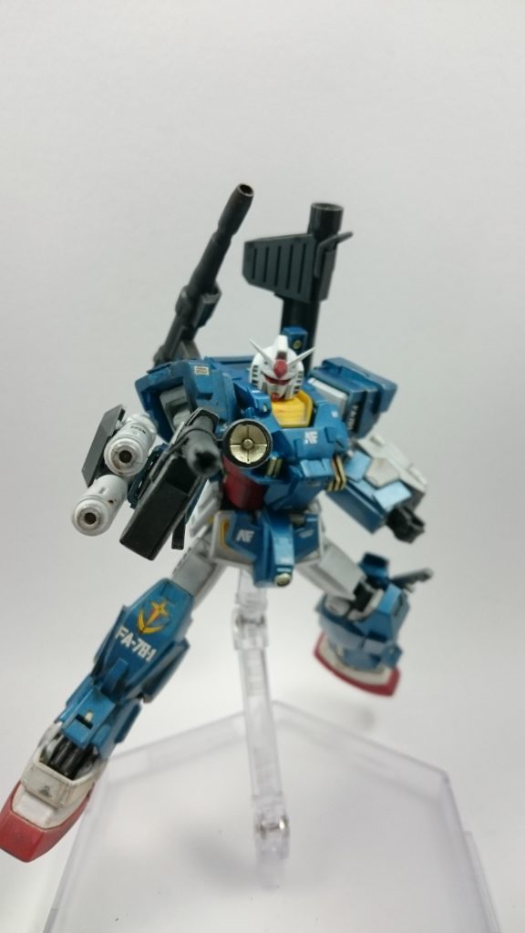 装備
改修型ビームライフル
威力は充分あったため弾数を増やす改修

二連ビーム砲
威力を追求し当てるのは難しいが威力は保証されている

中型ビーム砲
丁度よい重さ、丁度よい威力を求めたバックパック装備型ビーム砲