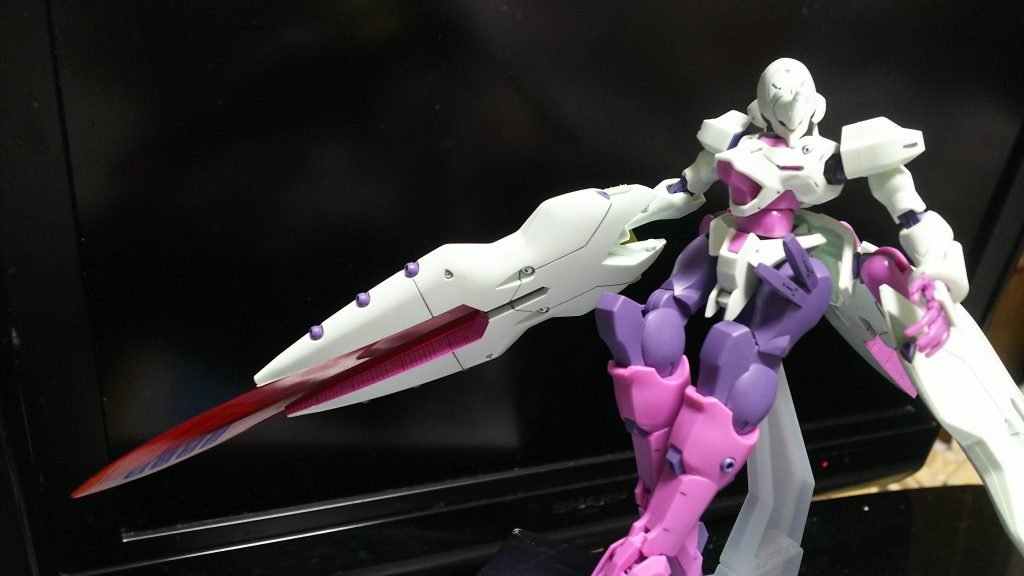 ファンネルを、大型ビームサーベルとして持たせたり