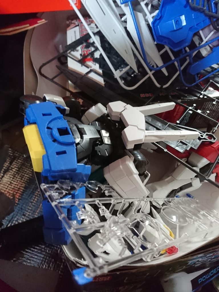 この状態で半年放置して、一ヶ月で台座ごと完成させました(吐血