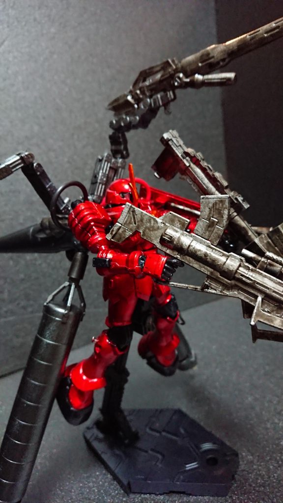 塗装に関しては
本体は、クロームシルバーにクリアレッド・クリアオレンジ・クリアブラック。
バックパックはガンメタル。
武装は、クロームシルバーに、スモーク
を使用しています。