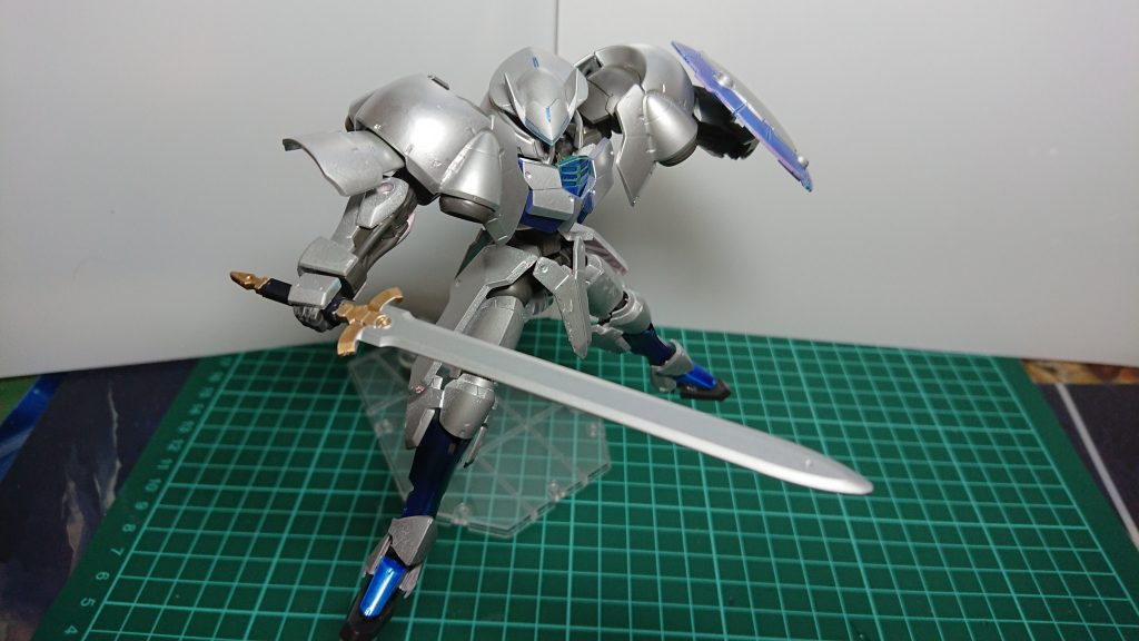 名前の元ネタが鎧の乙女と言うことなので
鎧の騎士をイメージしました