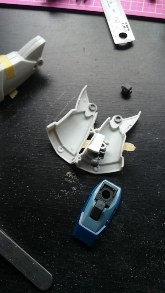 ひざの軸はちょっと上に移動、足首はジムスナイパーⅡです。