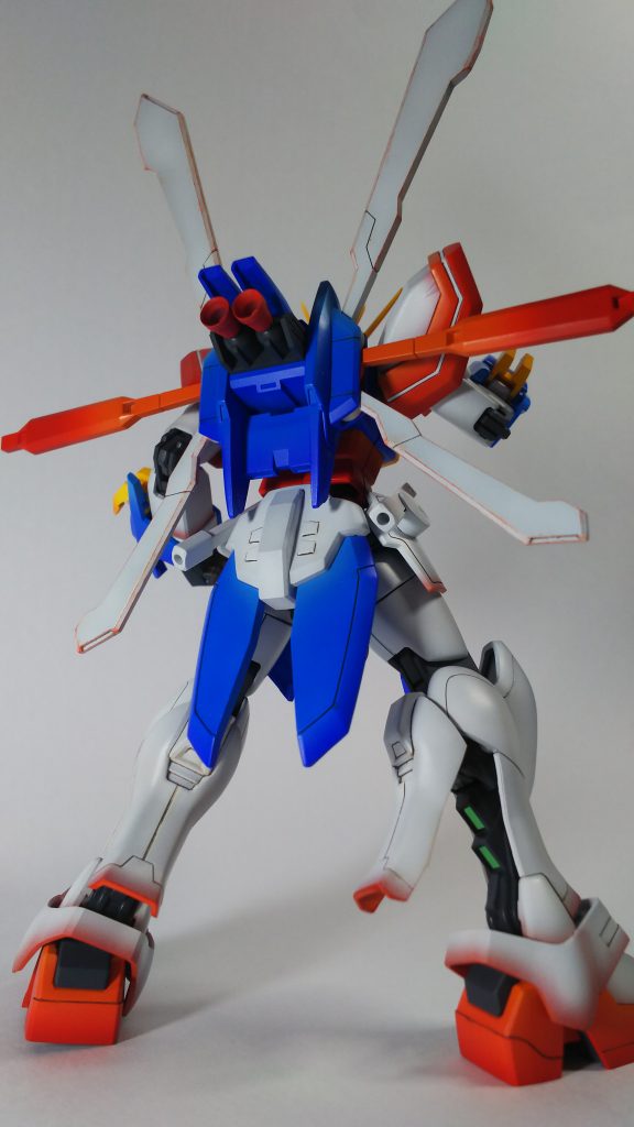 背面
バインダーの白いパーツには、赤でドライブラシをかけてますが、あまり効果的ではありませんでした…