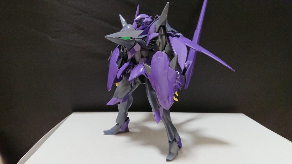 ドラドAの羽はビームコーティングが施されている、ビームサーベルのような接近戦に使用する武器だと普通の装甲と変わらず斬れる。