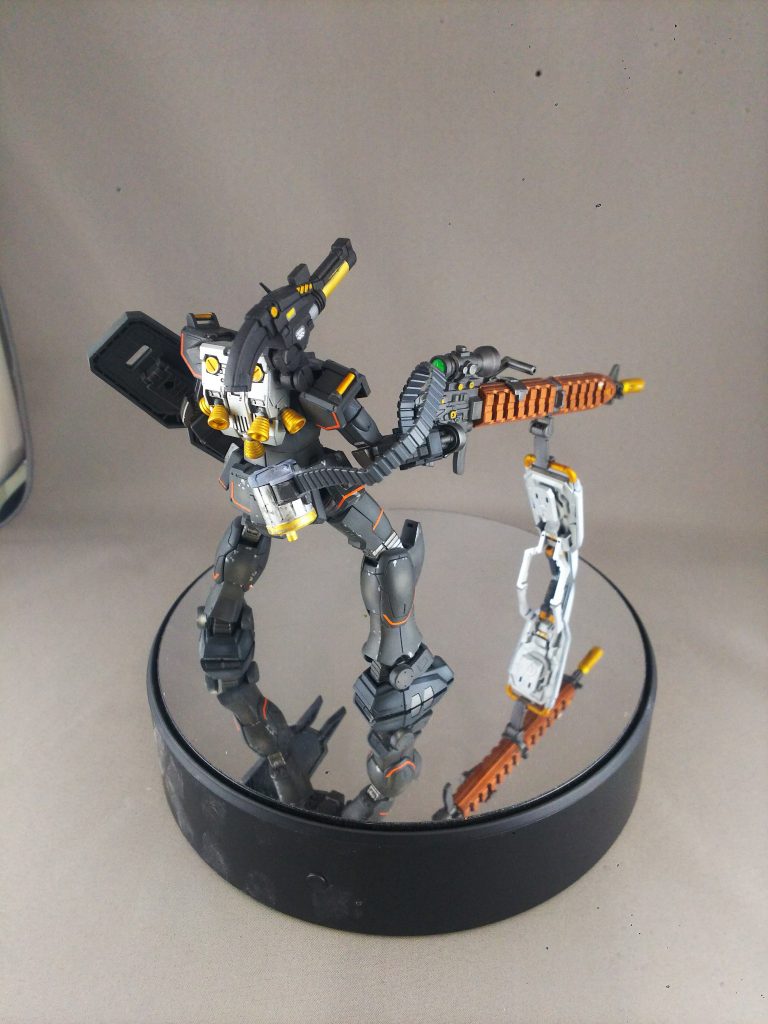 後ろ姿は割合スッキリでしょうか。