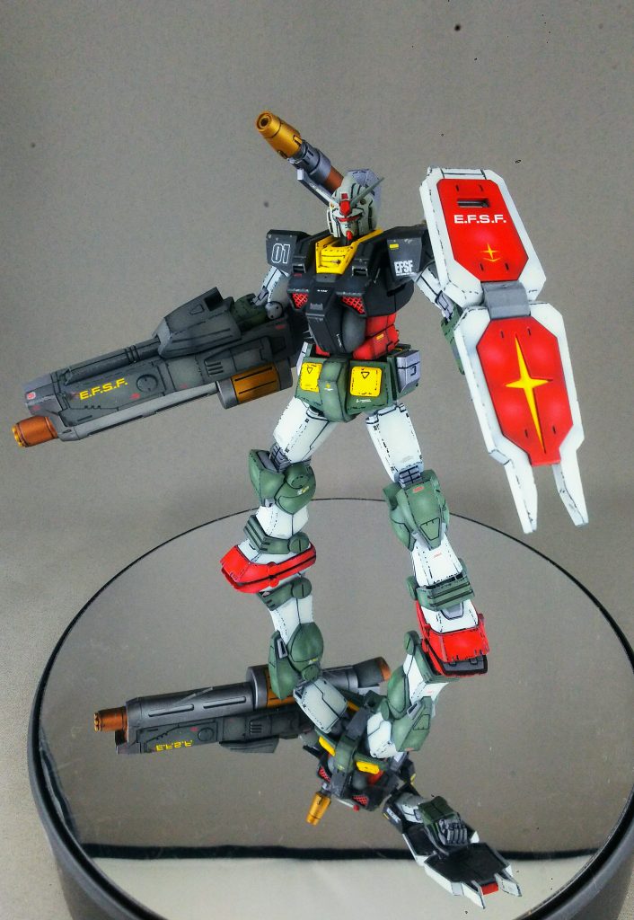 巨大なフレイムランチャーが目を引きます。