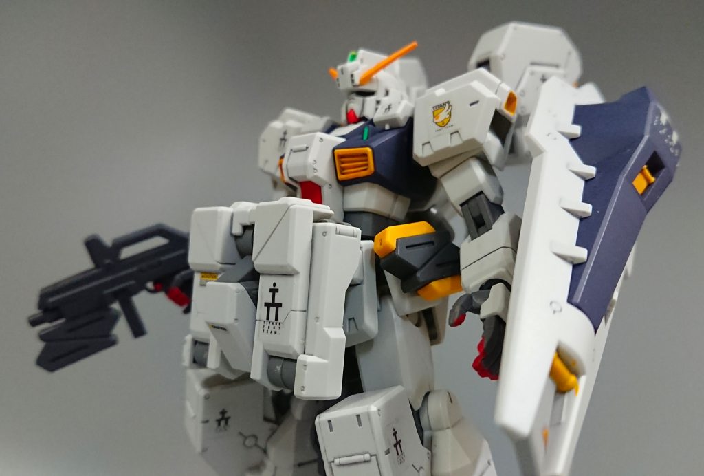 ので、楽しく作れて、一部ガンダムマーカーで塗り塗りして墨入れしただけですが、これだけでこれだけ楽しめるキットだと思いました♪