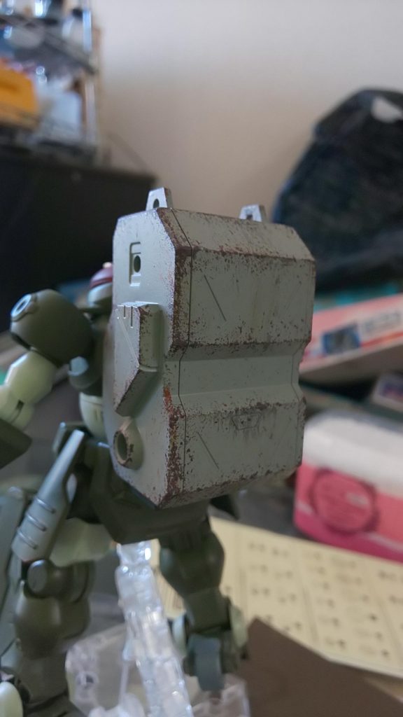 スポンジチッピングも施してみました。