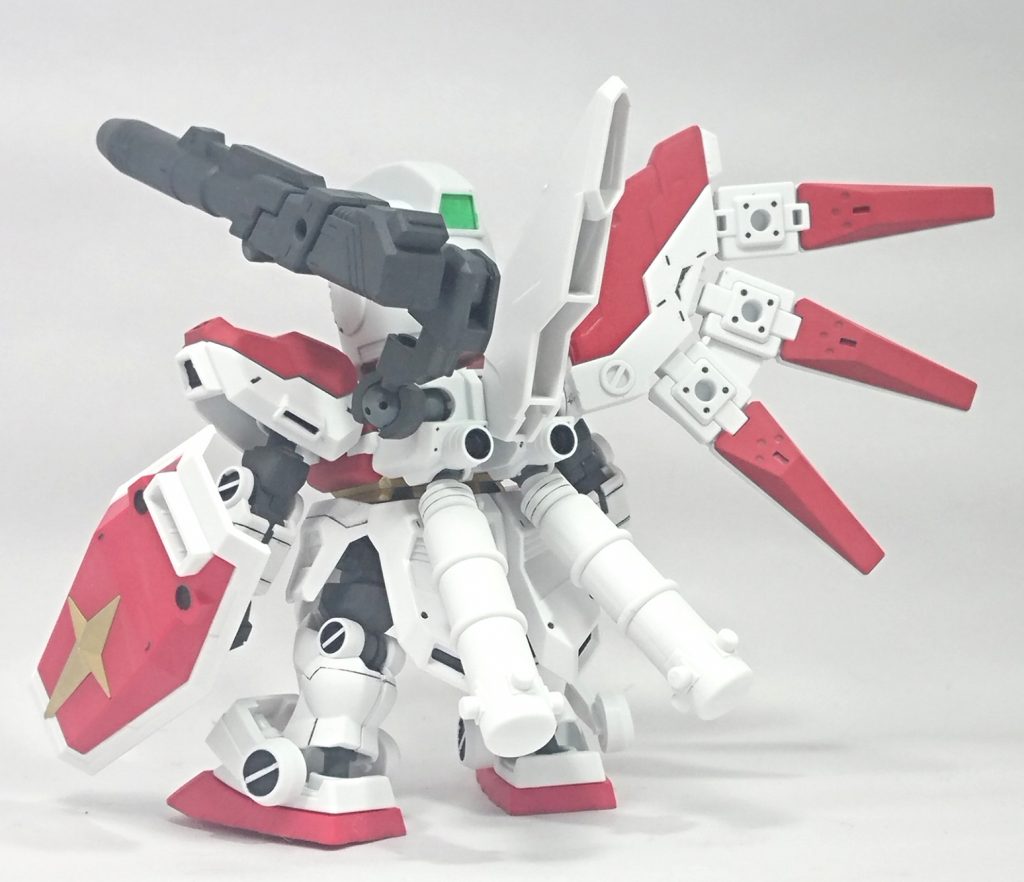 ジムキャノンを意識して(位置逆ですが…)MSキャノン01を載せています。
手足はCSフレームですが、足首だけSDフレームのパーツを使って背が高くなりすぎないようにしてます。