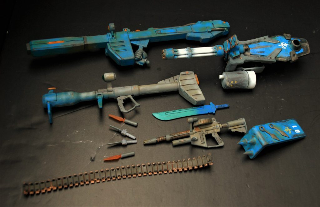 装備品一式。ジャイアントバズはビームでなく実体弾が装填されているという設定で