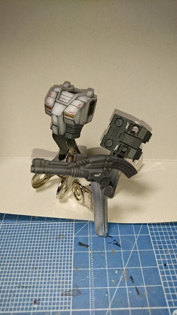 最終的にウォッシング、ドライブラシ、チッピング等、汚し塗装で仕上げました。