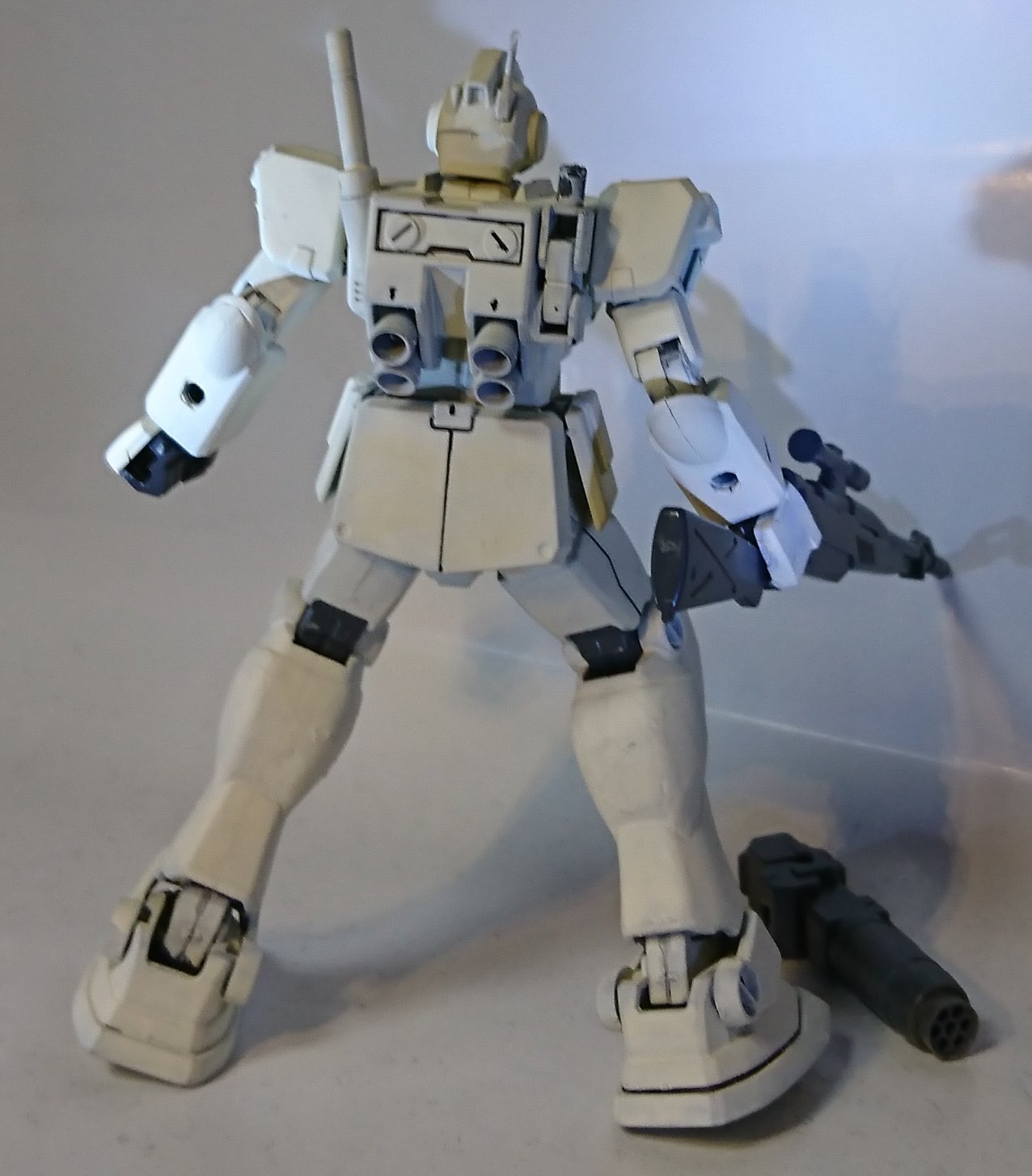 ジム寒冷地用（ホワイトディンゴ）｜アレスさんのガンプラ作品｜GUNSTA