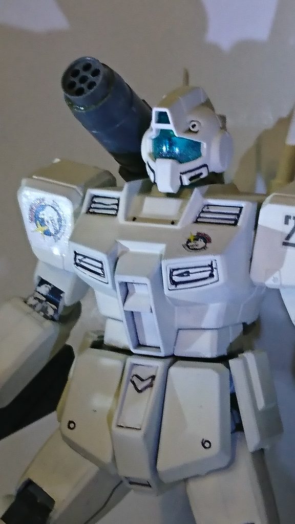 部隊マークのシールが少し大きくて無理やり横にして・・・